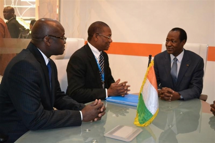 ITU Telecom World 2012 - Le président du Burkina Faso,  Blaise Compaoré a visité le Pavillon Ivoirien